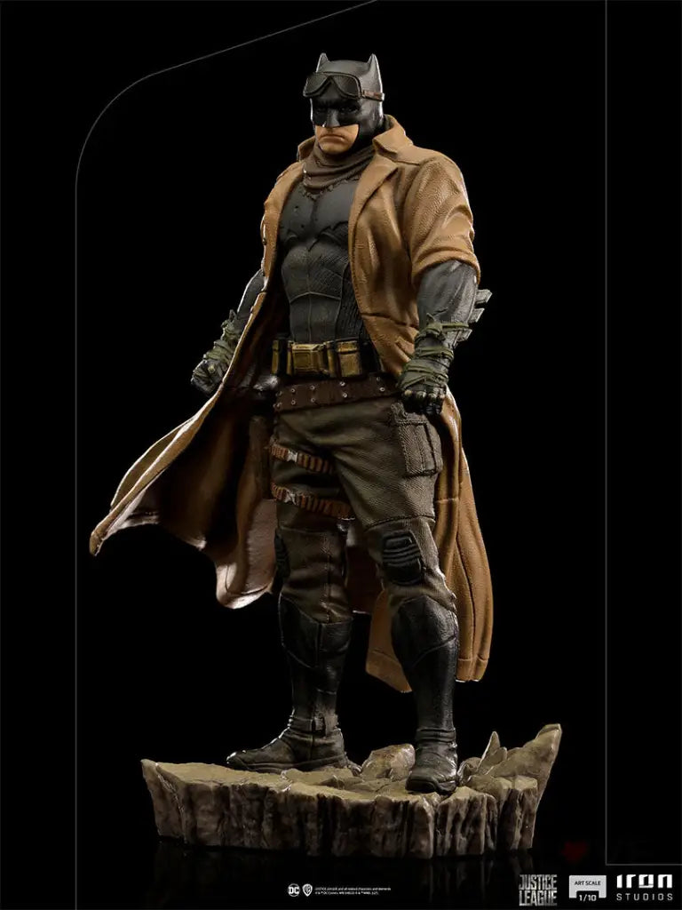 Zack Snyder's Justice League - Knightmare Batman 1/10 Art Scale Statue - GeekLoveph