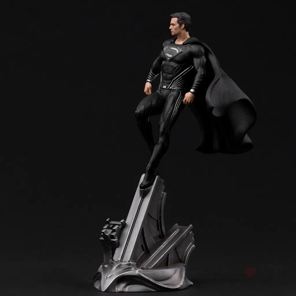 Zack Snyder’s Justice League Superman (Black Suit) 1/10 Art Scale Statue - GeekLoveph