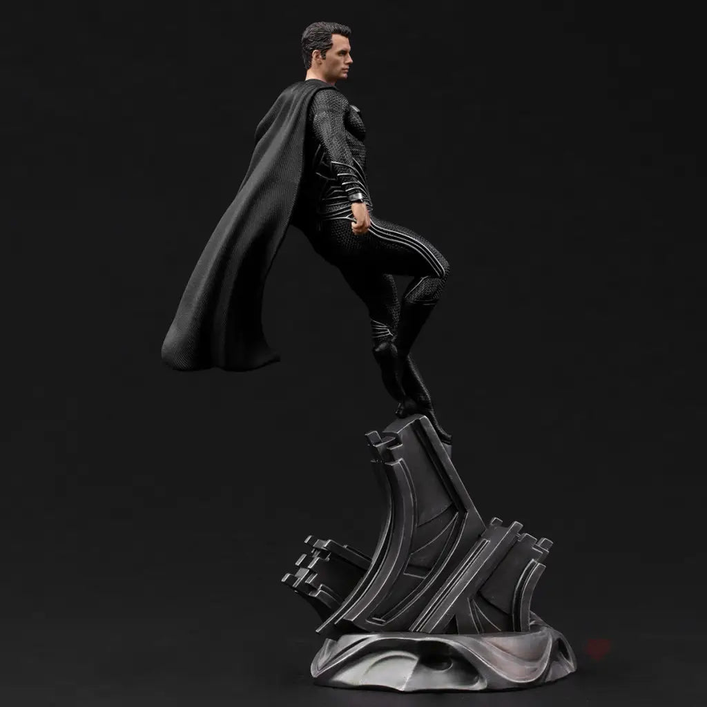 Zack Snyder’s Justice League Superman (Black Suit) 1/10 Art Scale Statue - GeekLoveph