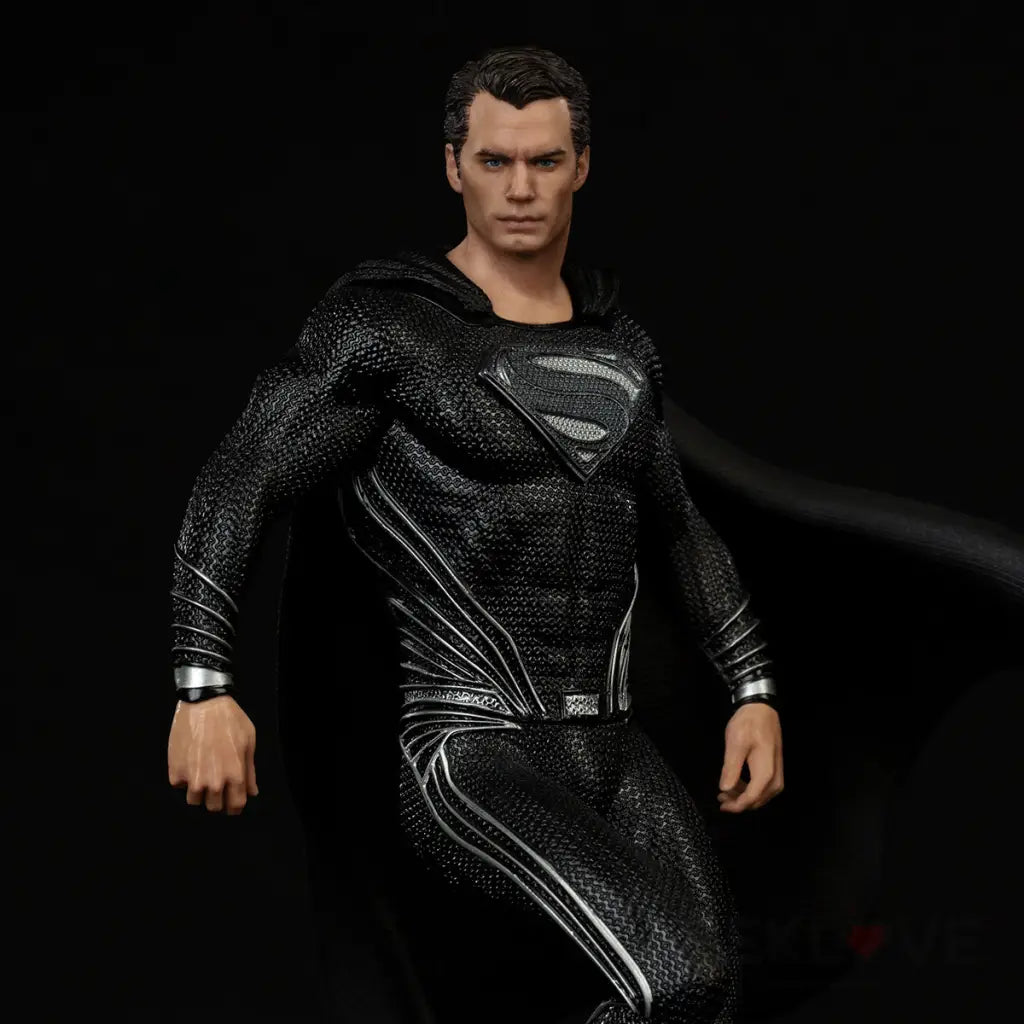 Zack Snyder’s Justice League Superman (Black Suit) 1/10 Art Scale Statue - GeekLoveph