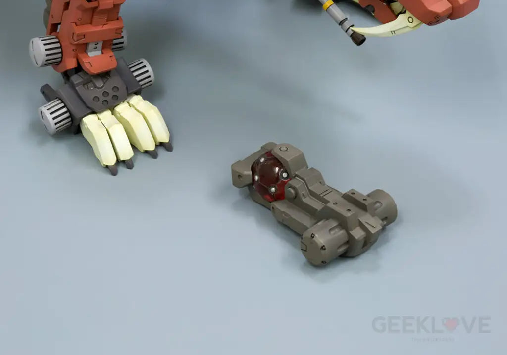 Zoids EZ-016 Saber Tiger Marking Plus Ver. - GeekLoveph