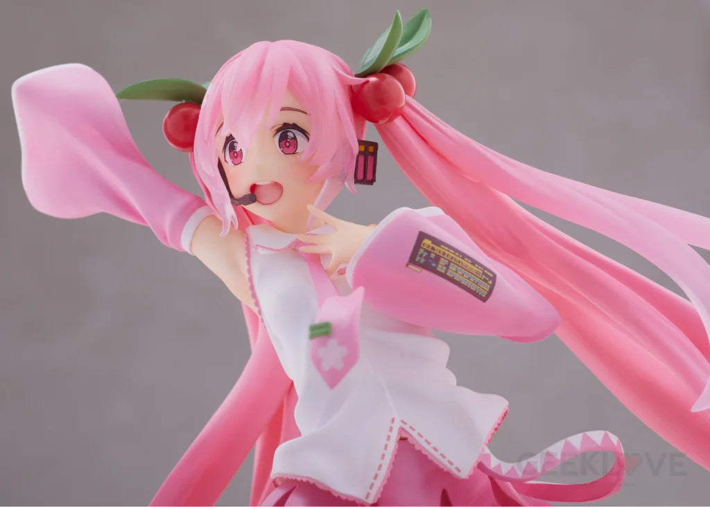 TAITO: Sakura Miku Figure A - Jump ver. - GeekLoveph